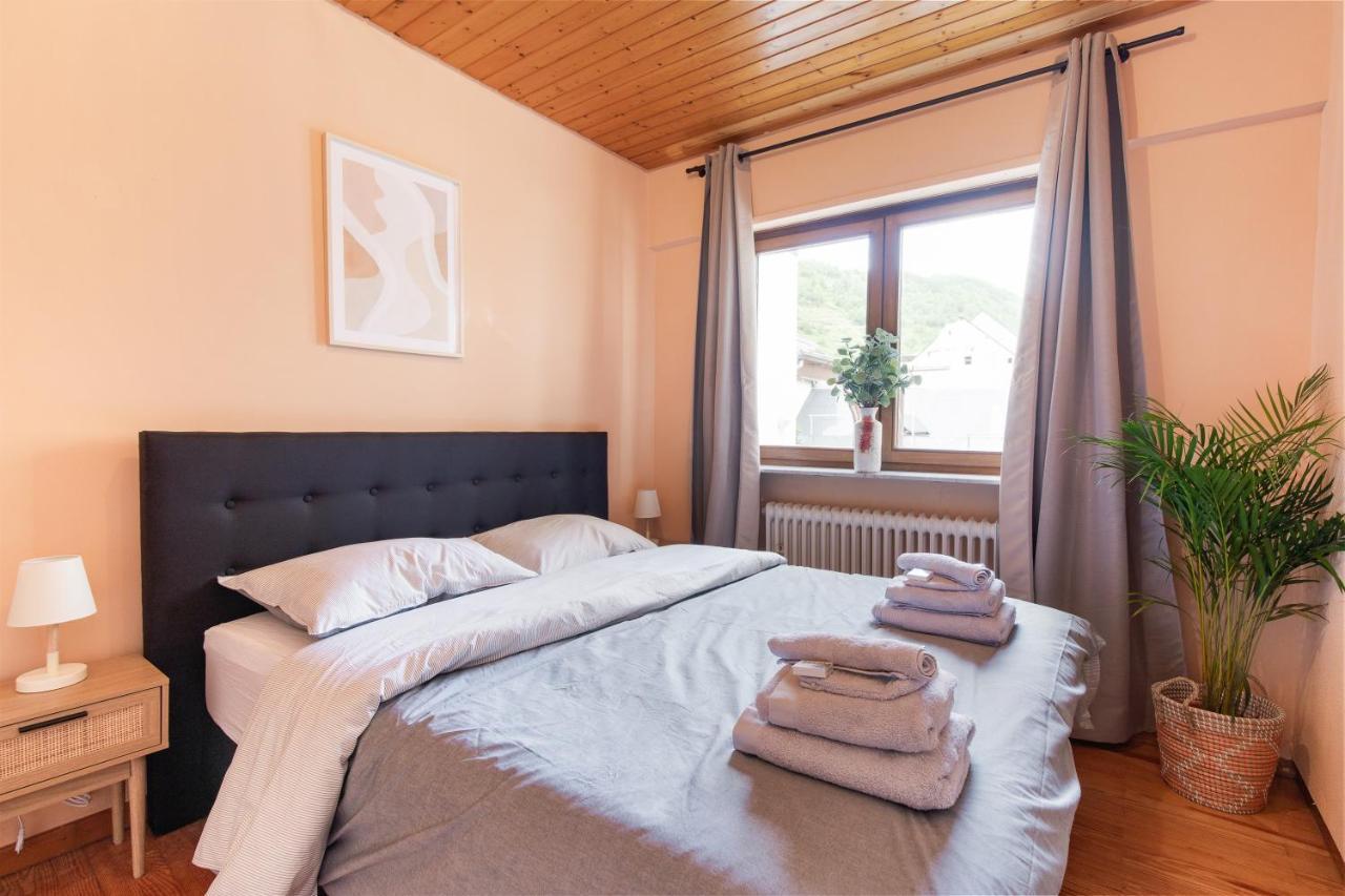 Haus Blaue Traube Mit Moselblick Apartment Ediger-Eller Exterior photo